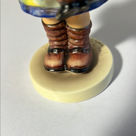 Goebel Hummel “What Now?” Figure. Special edition 1981. GH109 - Picture 6 of 10